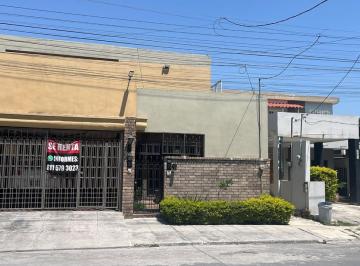 Casa de 3 habitaciones, Monterrey · Amplia Casa en Renta en Mitras Centro