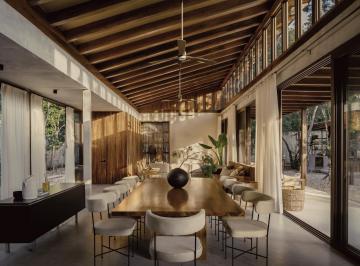 Villa · 2500m² · 4 Recámaras · 2 Estacionamientos · Un Premio de Arquitectura Inmerso en La Selva de Tulum! en Region 8, Es Realmente Una Joya! Que La V