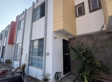 Casa en condominio de 2 habitaciones, Emiliano Zapata · Casa en Renta en Valle Esmeralda 1 - a (Cerca del Imss) Semi - Amueblada (Sin Refri)