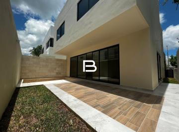 Casa · 228m² · 4 Recámaras · 2 Estacionamientos · Casa en Fraccionamiento Vía Cumbres