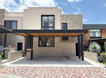 Casa de 4 habitaciones, Querétaro · Casa Roca 68 - en Renta en Altozano