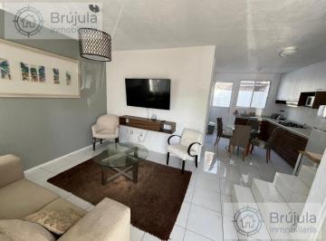 Casa · 90m² · 3 Recámaras · 2 Estacionamientos · Casa en Venta en Jardines del Valle - Quintas del Valle