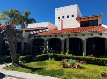 Casa · 315m² · 3 Recámaras · 1 Estacionamiento · En Exclusiva Privada y Diseño Original