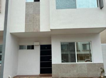 Casa · 120m² · 3 Recámaras · 2 Estacionamientos · Casa en Renta en Jardines del Sur IV