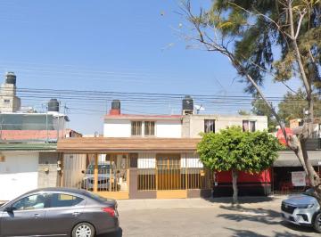 Casa de 4 habitaciones, Celaya · Casa en Venta – Col. Fovissste, Celaya, Guanajuato