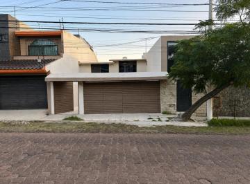 Casa de 4 habitaciones, Querétaro · Casa Nogal - Arboledas Queretaro