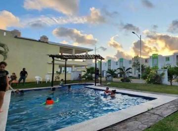 Casa de 3 habitaciones, Medellín · Casa en Condominio con Alberca y Vigilancia