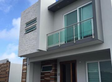Casa en condominio de 4 habitaciones, Zapopan · Casa con Amplio Jardín en La Cima