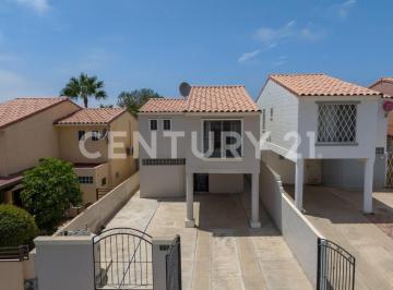 Casa · 169m² · 3 Recámaras · 3 Estacionamientos · Casa en Venta, Vista Hermosa, Ensenada B. C.