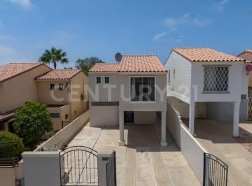 Casa · 169m² · 3 Recámaras · 3 Estacionamientos · Casa en Venta, Vista Hermosa, Ensenada B. C.