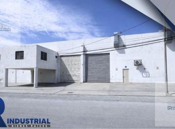 Bodega comercial · 1720m² · 4 Estacionamientos · Bodega en Renta en Guadalupe