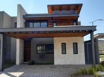 e750d600762457067c8cb13592069f7e3d0e34f0b9b472ab2c97616aca35cf94 · Casa en Venta en Altozano | Condominio Fogata | 3 Recámaras