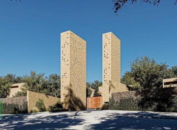 bf56b26ae2a462d772b93196391fbdbff77c9d48cbb21c90b885cba7e0a7804b · Casa en Venta en Altozano, Condominio Atalaya