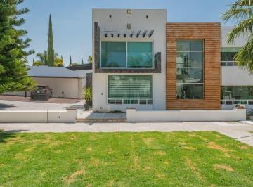 9109ecf31c7d4ef08b31e4c7e458da86328bac751df134f10b0e5e60b8b81df0 · Casa en Venta en Cañada Juriquilla, con Alberca