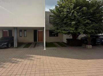 Casa · 217m² · 3 Recámaras · 2 Estacionamientos · Casa en Renta en El Canto Santa Fe R - 1343