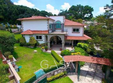 Casa · 1643m² · 4 Recámaras · 14 Estacionamientos · Venta Casa en Hacienda Vallescondido