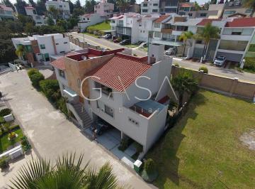 Casa · 301m² · 4 Recámaras · 4 Estacionamientos · Venta Casa en Puerta Almeria Bosque Esmeralda