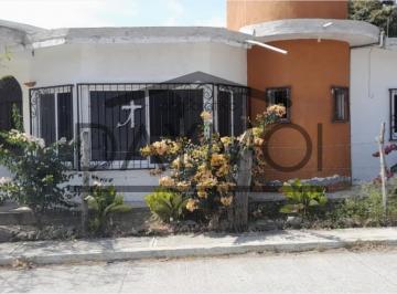 Casa de 3 habitaciones, Actopan · Casa en Santa Cruz 32, Actopan Centro, Veracruz.