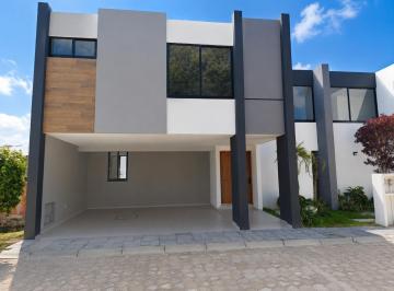 FACHADA · Casa en Fraccionamiento La Vid Cuautlancingo