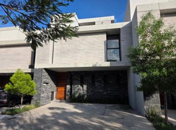 40d0b6873eb649c59b48bce5ee65c48e748feb6d517293eceafff039d2c87645 · Casa en Renta en Altos de Juriquilla | Condominio Quiana | Roof Garden