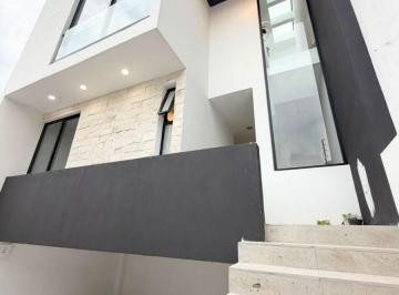 Casa de 4 habitaciones, San Pedro Tlaquepaque · Hermosa Casa en Venta Zona Las Aguilas, Pinar de La Calma, Iteso