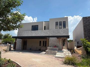 59bae264e526e2beb77ed492f133bd8b47b569a8e5b4749b94bfa01e695d1341 · Casa en Venta en Altozano Dentro de Condominio Río