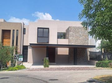 88d61b7c00e37190ac619038eaa396c4962fd5ca1b4ea5219d430405654f3198 · Casa en Venta en Altozano, Condominio Laja, con Recamara en Planta Baja