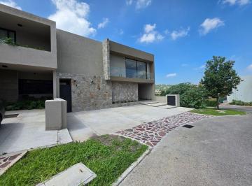 ae91f10f55f9f4762d2383a7803d71881ef382183a978b42989d5c25b91435b0 · Casa en Venta en Altozano, Condominio Cantera, de 3 Niveles
