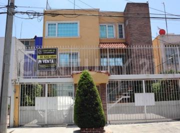 Casa · 260m² · 3 Recámaras · 2 Estacionamientos · Casa en Venta en Bosque Residencial del Sur, Xochimilco