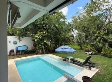 Casa · 650m² · 4 Recámaras · 3 Estacionamientos · Venta Casa Lagos del Sol Colosio Cancún Cerca del Aeropuerto