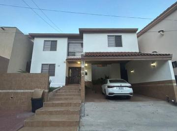 Casa de 3 habitaciones, Monterrey · Casa en San Jeronimo en Renta