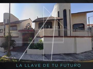 Casa en condominio de 3 habitaciones, Coyoacán · Casa en Venta en Av Paseo de Los Jardines 27, Paseos de Taxqueña, Coyoacán Cerca del Club de Golf