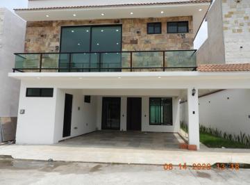 Casa de 5 habitaciones, Coatepec · Nueva 5 Recamaras Fracc, La Trinidad Junto a Bodega Aurrera