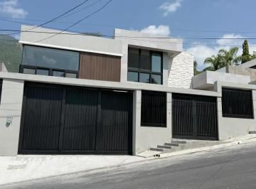 1 · Casa en Venta Contry La Silla