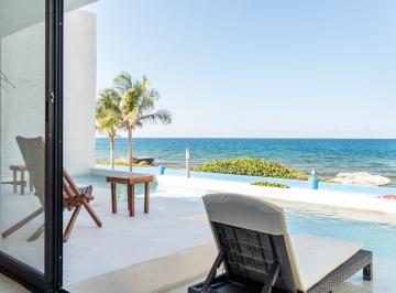 Casa · 218m² · 4 Recámaras · 2 Estacionamientos · Venta Villa Isla Mujeres Frente Al Mar Quintana Roo