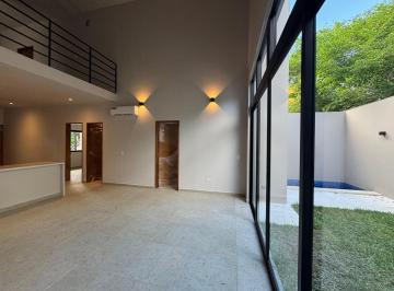 Casa · 133m² · 3 Recámaras · 2 Estacionamientos · Casa de Doble Altura 3 Rec con Alberca Privada, Comunidad Exclusiva.