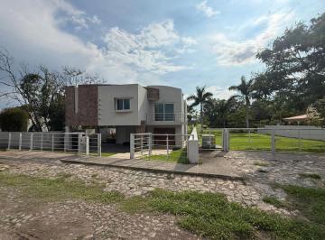 Casa de 3 habitaciones, Chapala · Casa Amueblada en Renta en Country Club Vista del Lago en Chapala