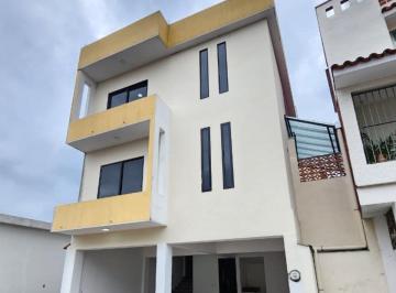 Casa de 3 habitaciones, Coatepec · Casa en Venta, Coatepec Ver. | 3 Recámaras, Jardín Amplio, Zona Residencial
