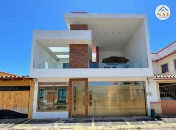 Casa de 3 habitaciones, Coatepec · Casa en Venta, Coatepec Ver. | Amplia Terraza, Patio, Estudio y Aire Acondicionado en Recamara Princ