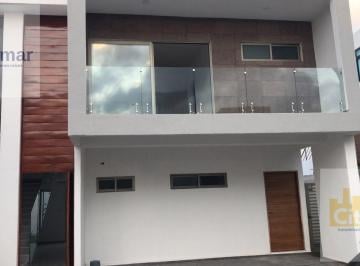 Casa · 200m² · 2 Recámaras · 2 Estacionamientos · Casa - Lomas Diamante