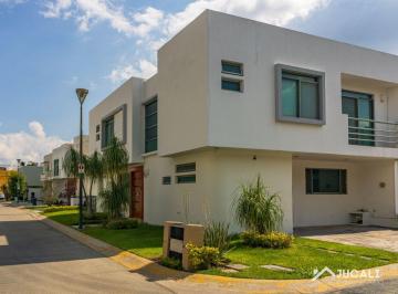 Casa de 3 habitaciones, Zapopan · Casa en Renta en Coto Altamira, Av Aviación, San Juan Ocotan, Zapopan, Jalisco