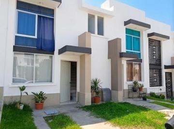 Casa en condominio de 3 habitaciones, León · La Pera Residencial Casa en Venta de 3 Recamaras con 2 Baños Estacionamiento de 1 Auto