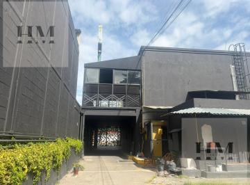 Local comercial · 1300m² · 20 Estacionamientos · Local en Colón Echegaray