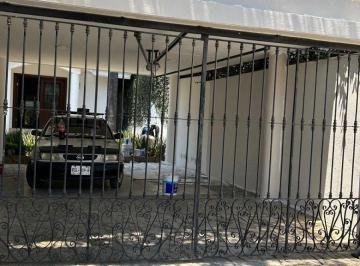 Casa de 3 habitaciones, San Pedro Garza García · Casa Ideal Para Personas Que Les Gusta Recamaras Principal en Primer Piso