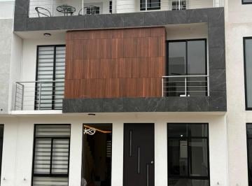 Casa · 65m² · 3 Recámaras · 1 Estacionamiento · Casas de 3 Niveles $1,900,000 en Ojo de Agua Tecámac.