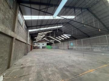 Local comercial · 1564m² · 3 Estacionamientos · Bodega Renta 1564 m² en Zona Industrial. Centro de Atizapán de Zaragoza.