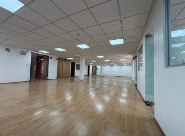 Oficina · 320m² · 4 Estacionamientos · Oficina en Federal