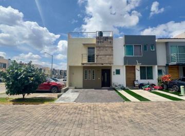 Casa en condominio · 136m² · 2 Recámaras · 2 Estacionamientos · Casa en Esquina en Real de Valdepeñas II | 2 Recámaras + Estudio