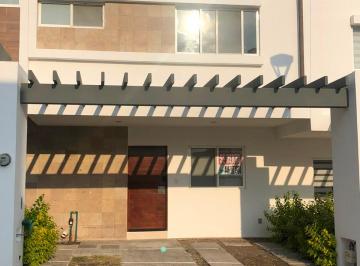 Fachada · Renta Casa en Cotto Novo