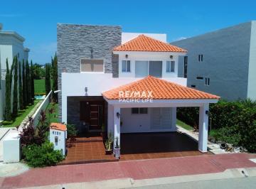Casa · 300m² · 3 Recámaras · 2 Estacionamientos · Casa en Venta en Marina Campo de Golf - (4)